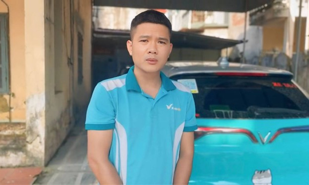 Lào Cai khởi tố tài xế taxi vận chuyển hơn 2.700 bao thuốc lá lậu