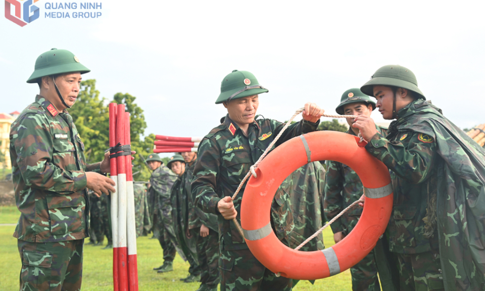 Tư lệnh Quân khu 3: Kiểm tra công tác phòng, chống bão Ragasa tại Lữ đoàn 242