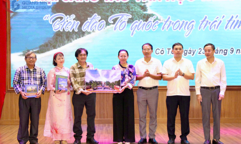 Khai mạc Trại sáng tác Văn học thiếu nhi với chủ đề “Biển đảo Tổ quốc trong trái tim”