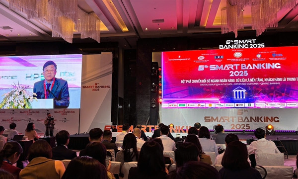 Banking industry needs data-driven, customer-centric breakthrough: experts