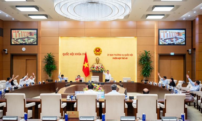 Ủy ban Thường vụ Quốc hội thông qua Nghị quyết về Chương trình lập pháp năm 2026