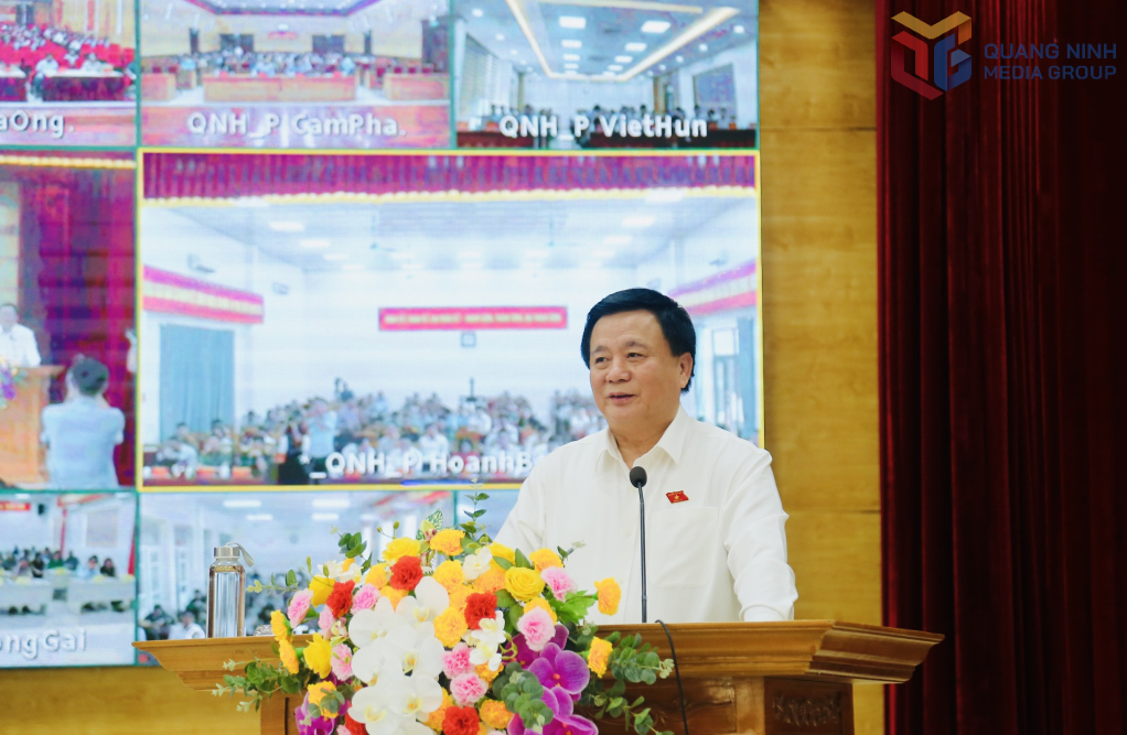 ĐBQH Nguyễn Xuân Thắng, Ủy viên Bộ Chính trị, Giám đốc Học viện Chính trị Quốc gia Hồ Chí Minh, Chủ tịch Hội đồng Lý luận Trung ương thông tin đến các cử tri về dự kiến nội dung, chương trình Kỳ họp thứ 10.