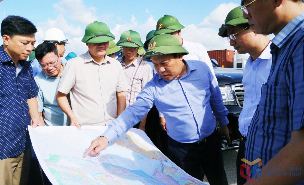 Đồng chí Vũ Đại Thắng, Bí thư Tỉnh ủy chỉ đạo rà soát mở rộng quy hoạch toàn bộ khu vực Trung tâm Hành chính mới của tỉnh tại xã Thống Nhất phải được nghiên cứu một cách tổng thể, quy mô.