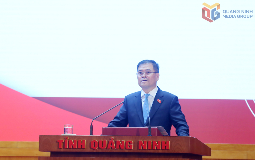 Đồng chí Bùi Văn Khắng, Phó Bí thư Tỉnh ủy, Chủ tịch UBND tỉnh đã quán triệt Chương trình hành động thực hiện Nghị quyết Đại hội đại biểu Đảng bộ tỉnh Quảng Ninh lần thứ XVI.