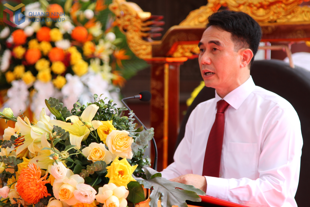 Đại diện Ban Di tích và Danh thắng đọc diễn văn khai hội.