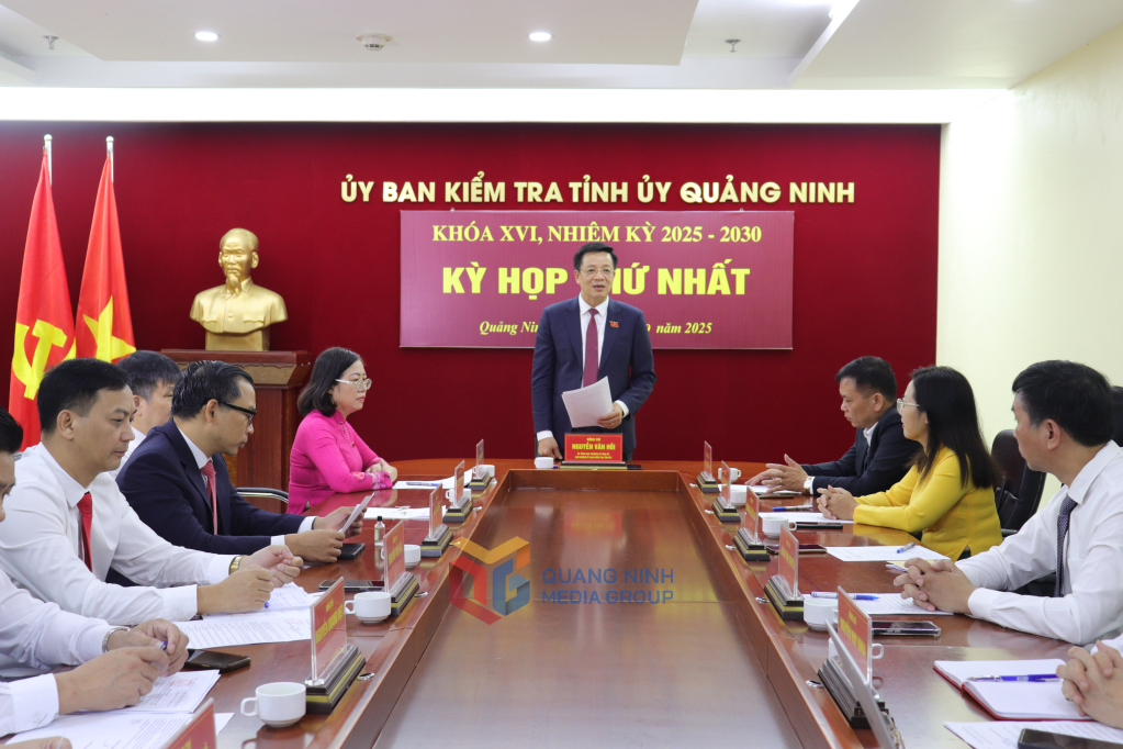 Đồng chí Nguyễn Văn Hồi, Ủy viên Ban Thường vụ Tỉnh ủy, Chủ nhiệm Uỷ ban Kiểm tra Tỉnh ủy khóa XVI nhiệm kỳ 2025-2030 chủ trì kỳ họp thứ I, ngày 27/9/2025.