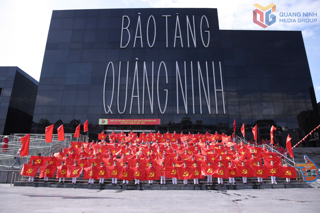 Học sinh Trường Tiểu học Hạ Long