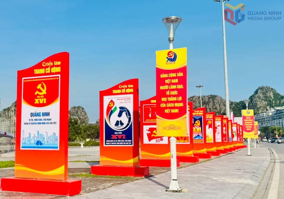 Triển lãm tranh cổ động tại khu vực Quảng trường 30/10 và đường Trần Quốc Nghiễn.