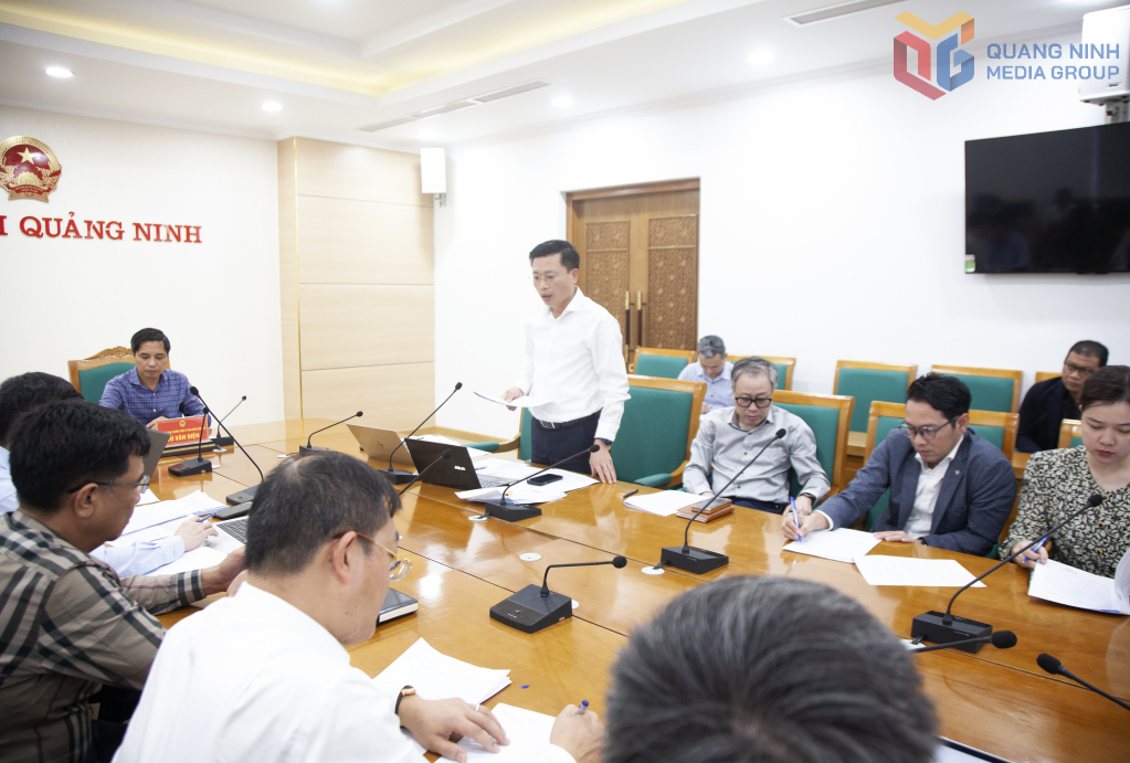 Lãnh đạo Sở Nông nghiệp và Môi trường phát biểu tại cuộc họp