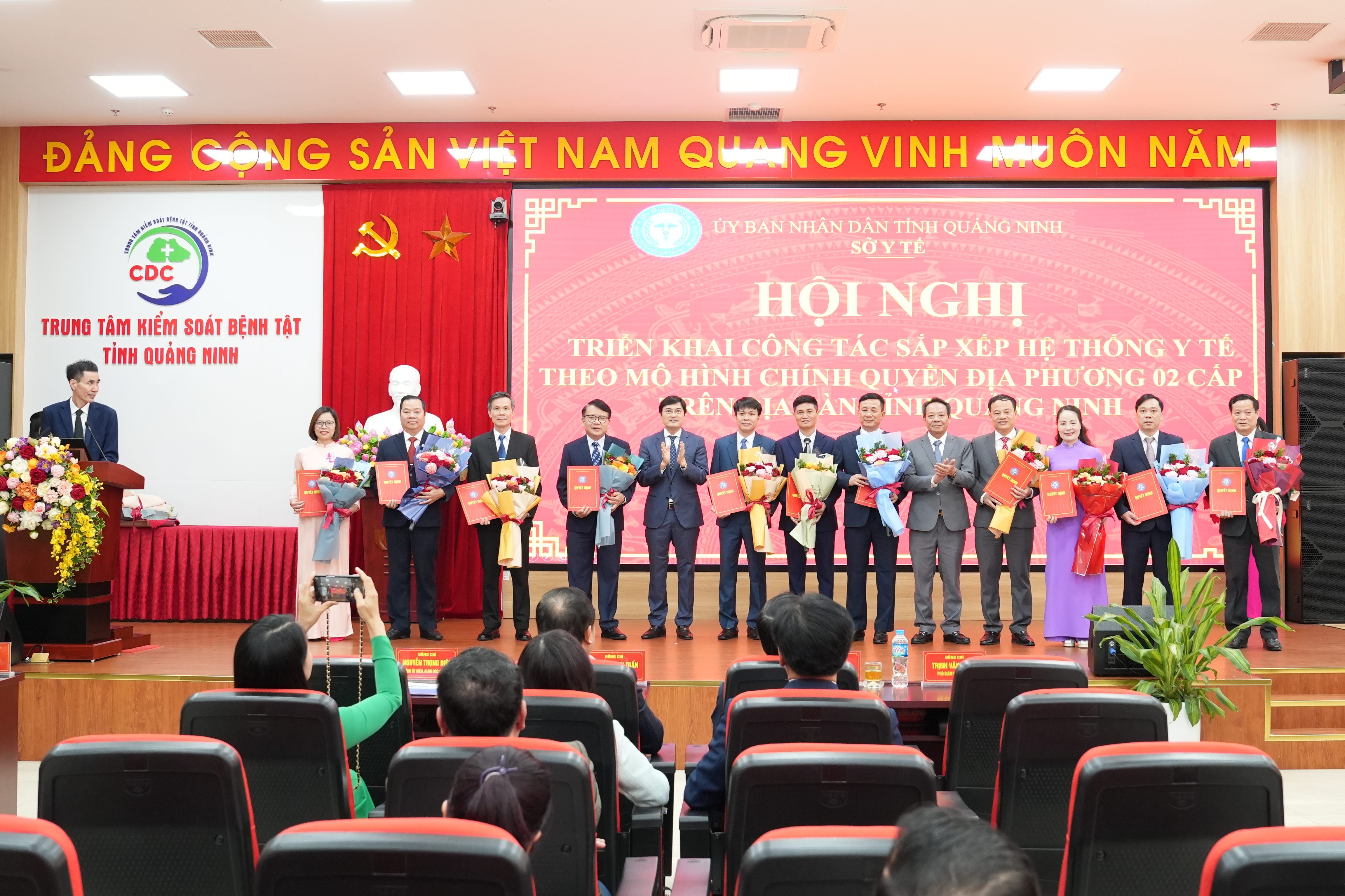 Ảnh với chú thích