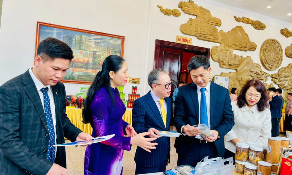 27 outstanding agricultural products honored