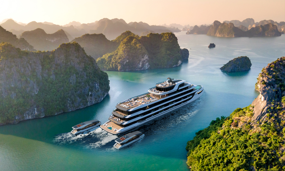 Hạ thủy du thuyền 6 sao lớn nhất Vịnh Hạ Long