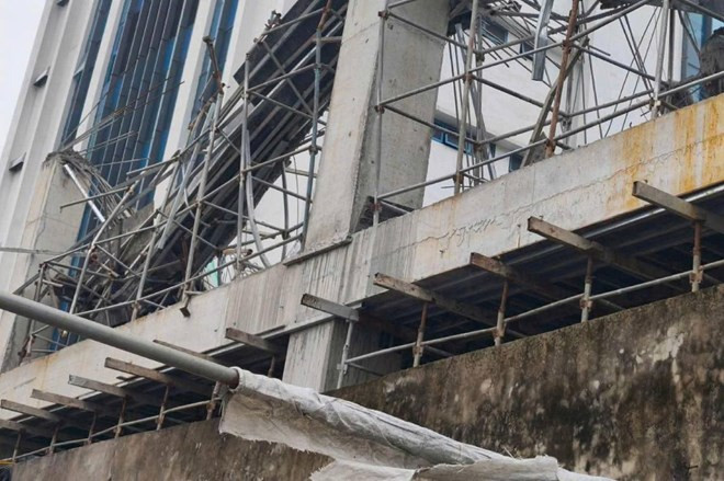 Sập giàn giáo ở Hải Phòng, 2 công nhân tử vong