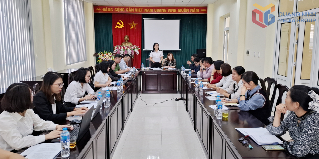 Tổ công tác liên ngành do BHXH tỉnh chủ trì làm việc với 15 doanh nghiệp nợ đọng BHXH trên địa bàn các phường: Uông Bí, Vàng Danh, Yên Tử, tháng 10/2025.