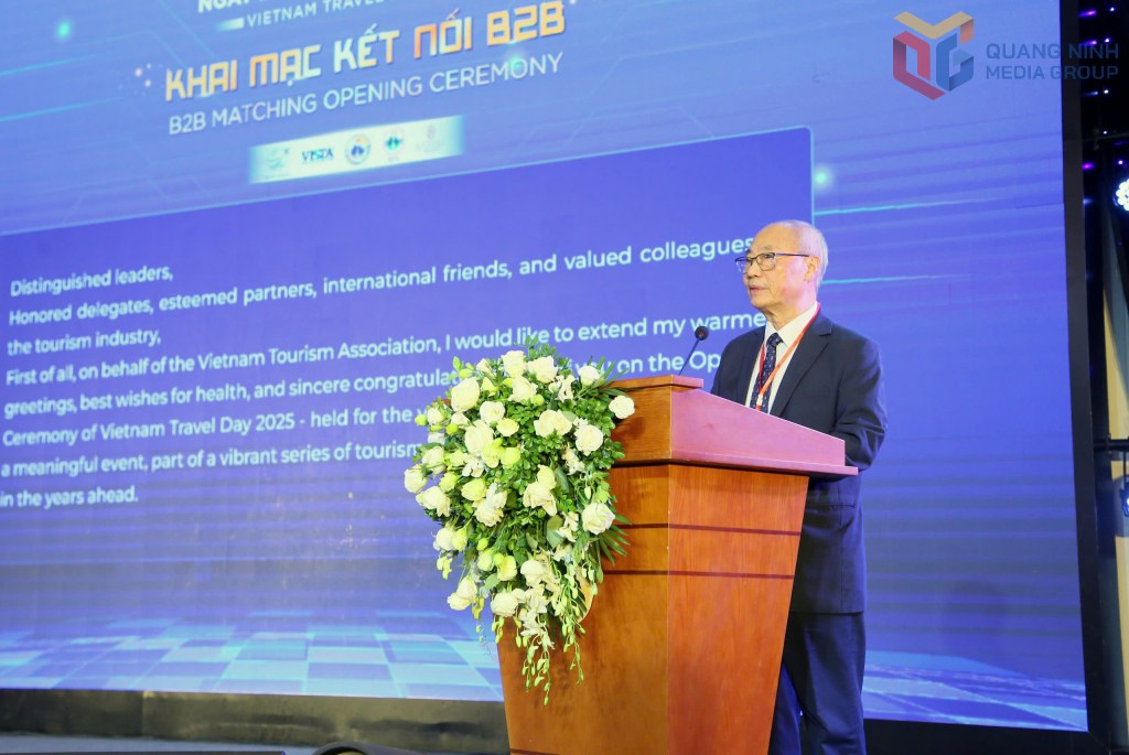 Chủ tịch Hiệp hội Du lịch Việt Nam Vũ Thế Bình phát biểu khai mạc. 