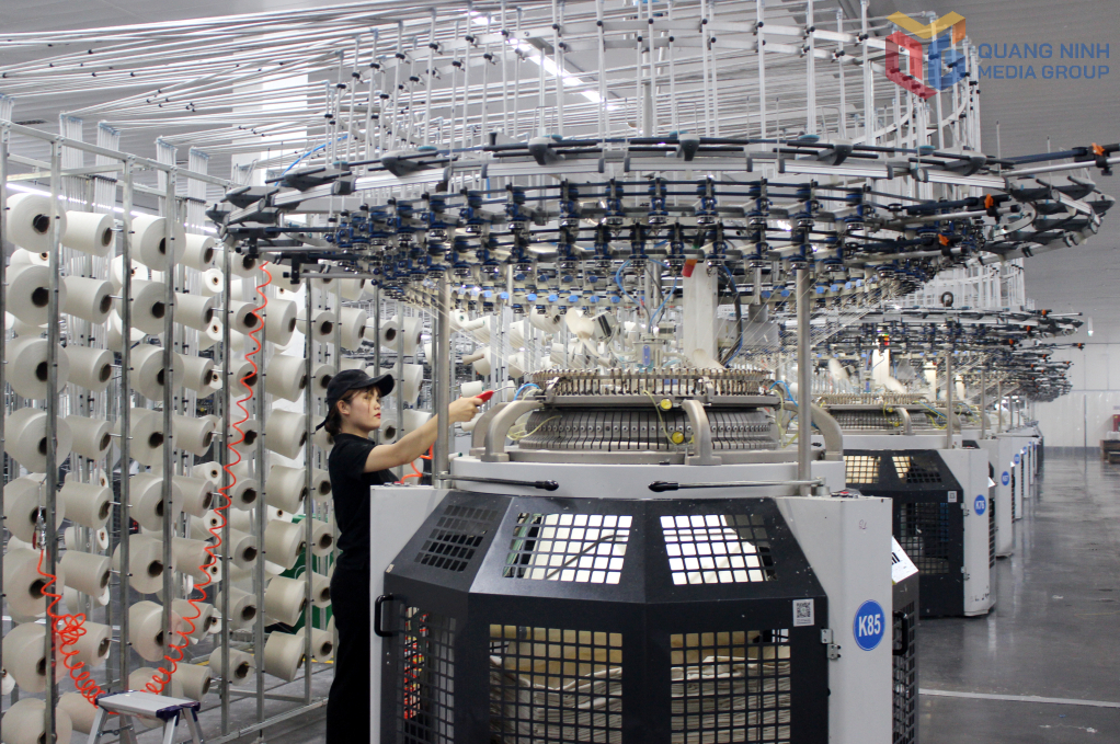 Sản xuất sản phẩm sợi dệt tại KCN Hải Hà. Ảnh: Mạnh Trường