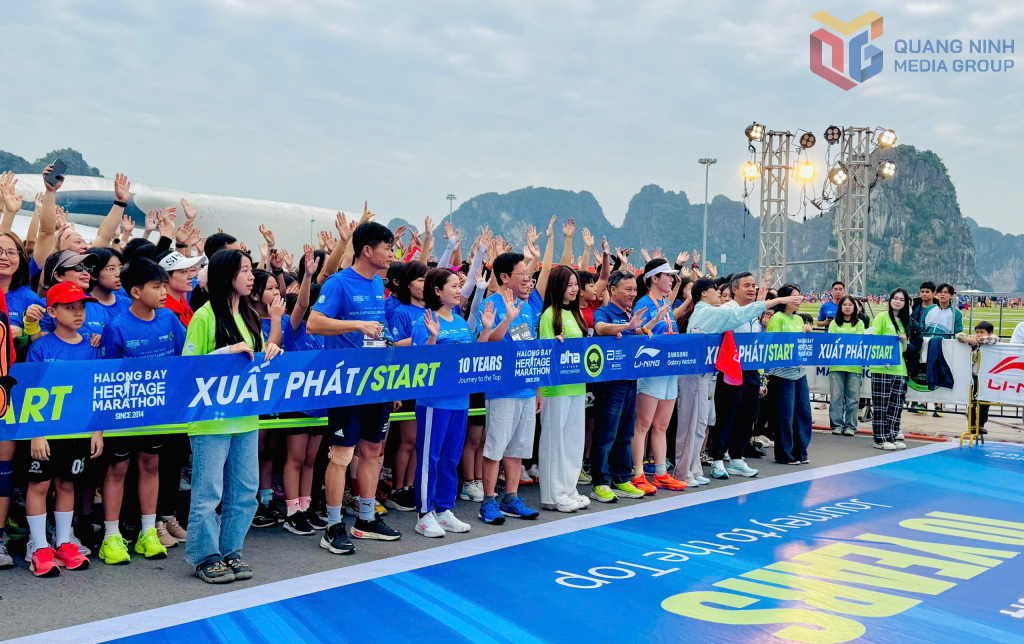 Các VĐV chuẩn bị xuất phát cự ly 5km.