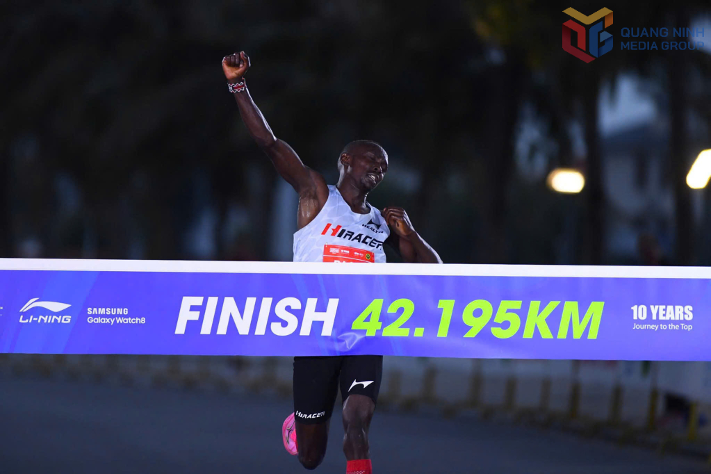 VĐV về đích ở cự ly 42km dành cho nam.