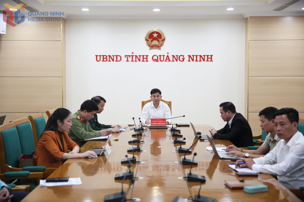 Đồng chí Nguyễn Văn Công, Phó Chủ tịch UBND tỉnh dự họp trực tuyến tại điểm cầu Quảng Ninh.