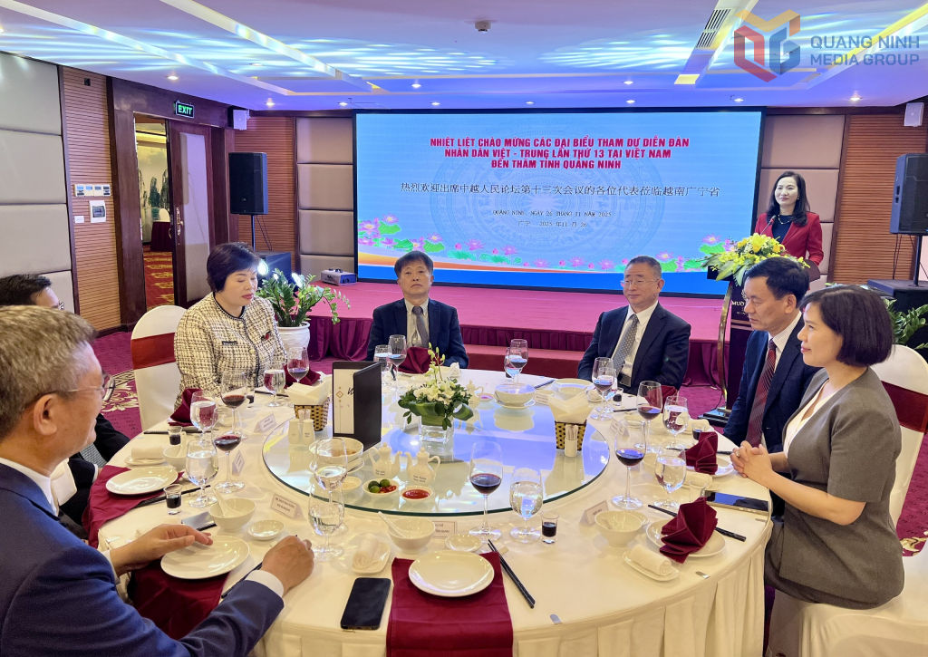 Đồng chí Nguyễn Thị Hạnh, Phó Chủ tịch UBND tỉnh phát biểu chào mừng Đoàn đại biểu đến thăm Quảng Ninh.