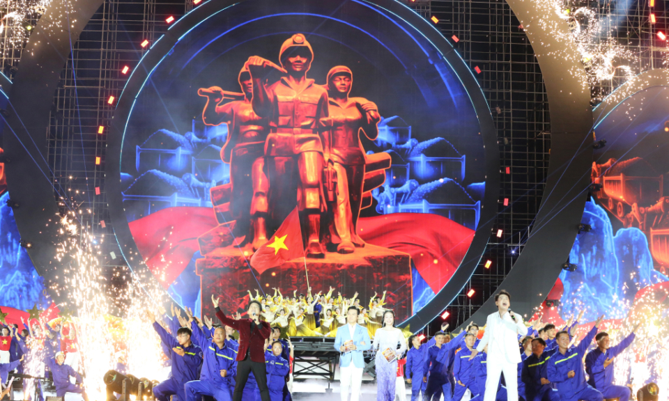 “Feel the heat” with stars at “Quang Ninh - The heroic land of mines”