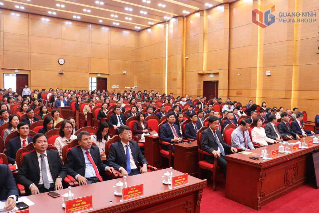 Quang cảnh hội nghị.