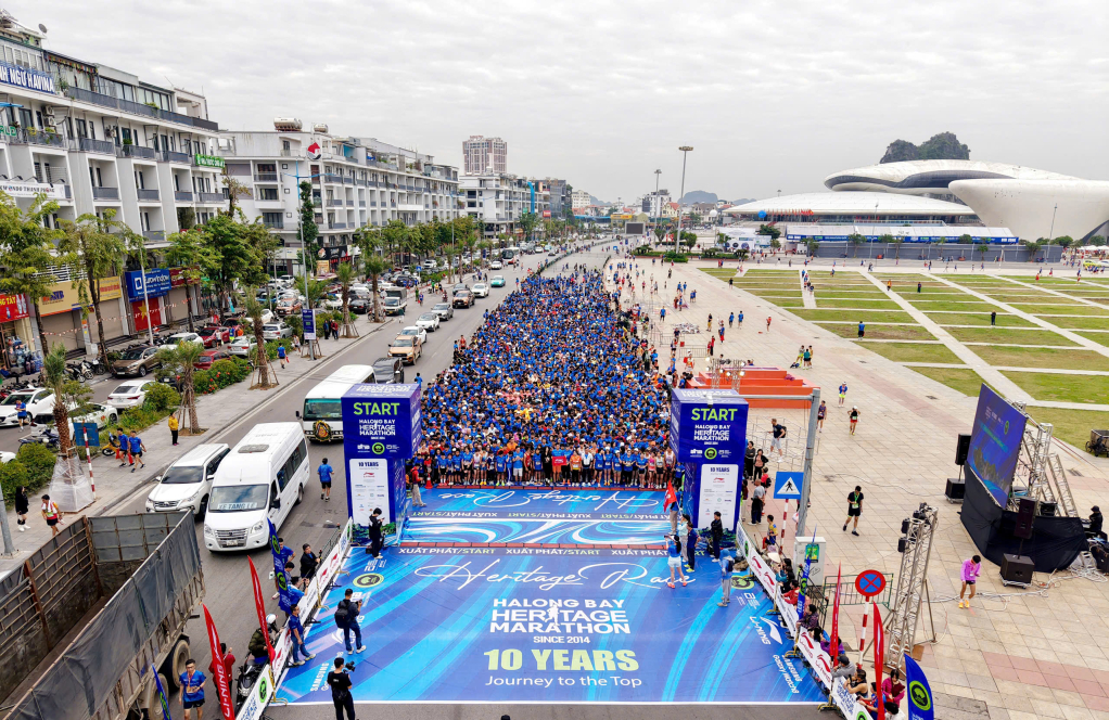 Giải Marathon Quốc tế Di sản vịnh Hạ Long 2025 diễn ra vào tháng 11 vừa qua thu hút gần 15.000 vận động viên trong nước và quốc tế tham gia. Ảnh: Mạnh Trường
