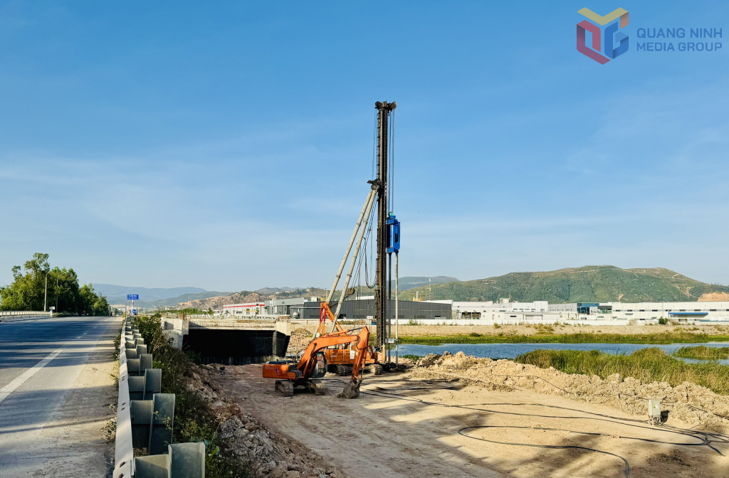 Thi công dự án mở rộng, nâng cấp đường tỉnh 338.