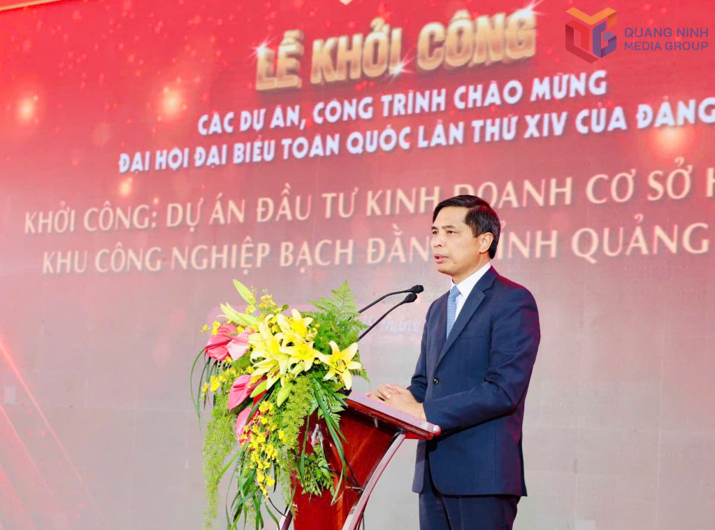Đồng chí Vũ Văn Diện, Ủy viên BTV Tỉnh ủy, Phó Chủ tịch UBND tỉnh phát biểu tại Lễ khởi công.