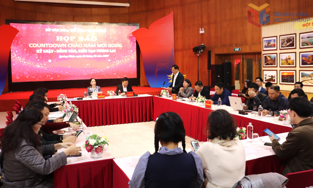 Quang cảnh buổi họp báo.