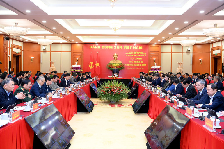 Tổng Bí thư Tô Lâm chủ trì Hội nghị tổng kết công tác năm 2025 của Ban Chỉ đạo Trung ương về phát triển khoa học, công nghệ, đổi mới sáng tạo và chuyển đổi số. Ảnh: Báo Nhân dân