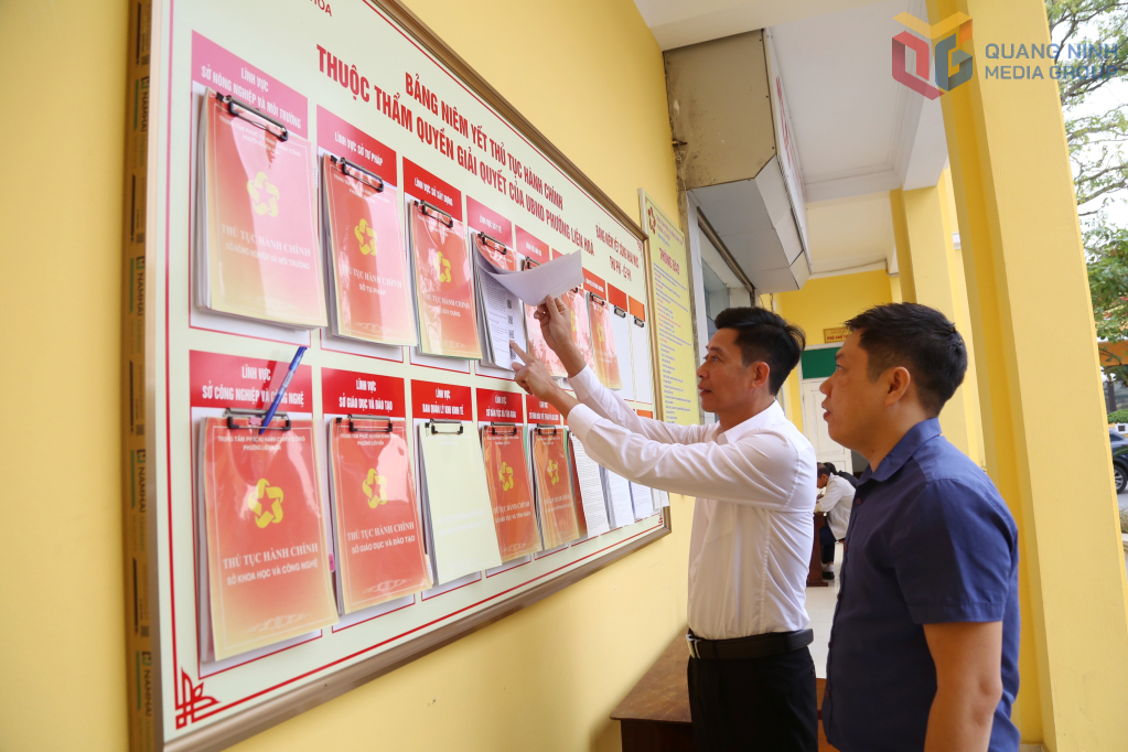 C&aacute;c thủ tục h&agrave;nh ch&iacute;nh tại Trung t&acirc;m Phục vụ h&agrave;nh ch&iacute;nh c&ocirc;ng phường Li&ecirc;n H&ograve;a được ni&ecirc;m yết, c&ocirc;ng khai, tạo thuận lợi cho người d&acirc;n tra cứu v&agrave; thực hiện.