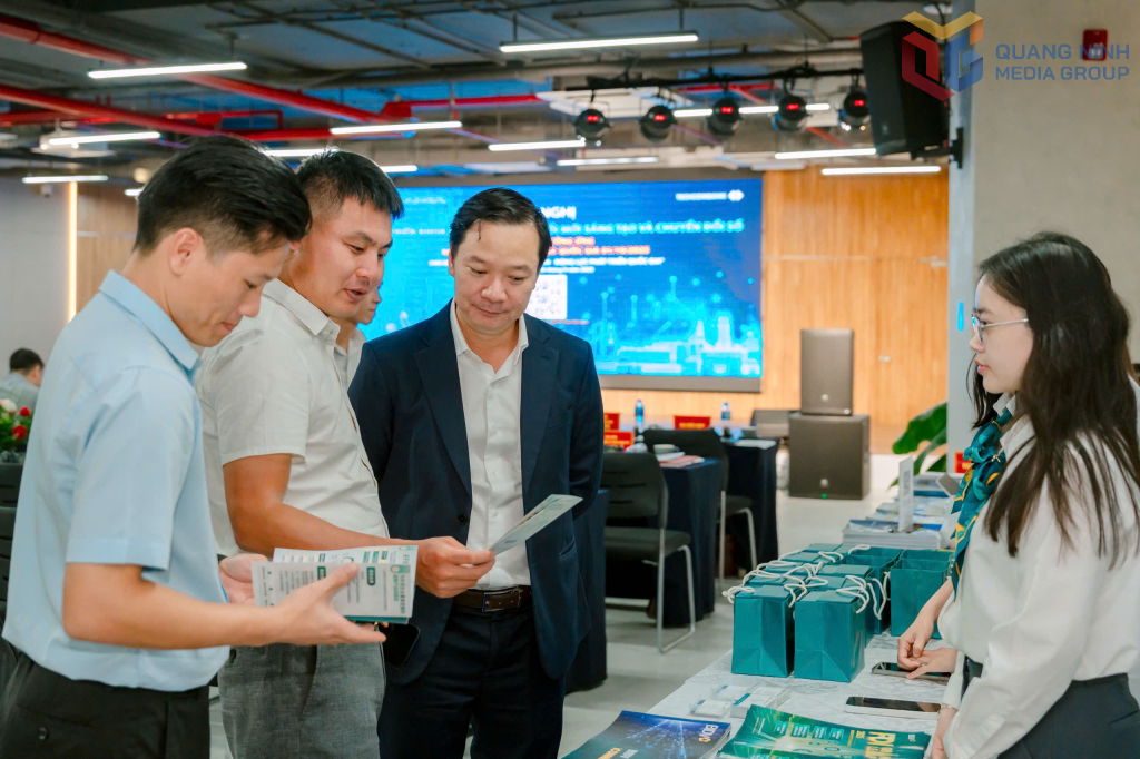 Ảnh với chú thích