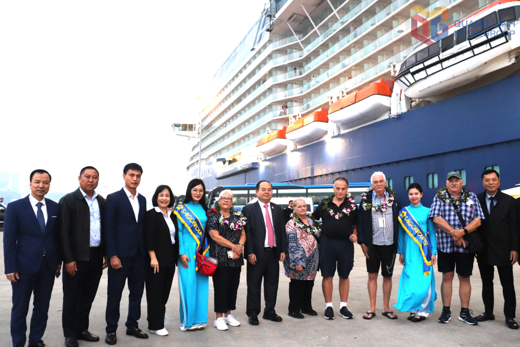 Du khách ấn tượng trước sự đón tiếp nồng hậu của tỉnh Quảng Ninh nhân dịp đầu năm mới.