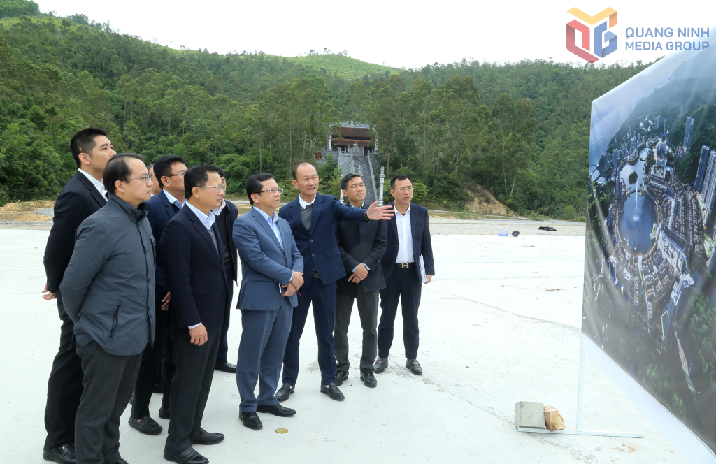 Đoàn công tác Ban Chính sách, chiến lược Trung ương khảo sát tại Dự án Khu dịch vụ du lịch phức hợp cao cấp tại Khu kinh tế Vân Đồn.