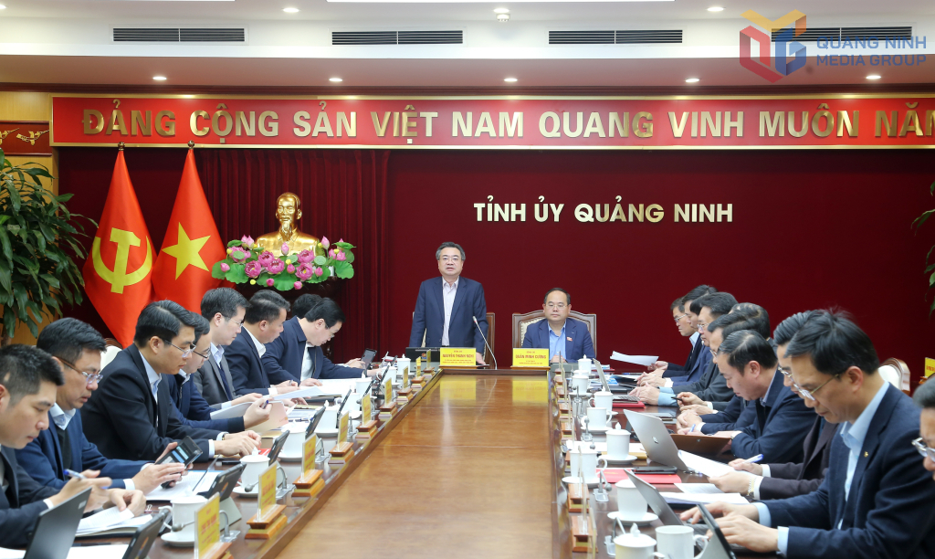 Đoàn công tác Ban Chính sách, chiến lược Trung ương làm việc với Ban Thường vụ Tỉnh ủy.