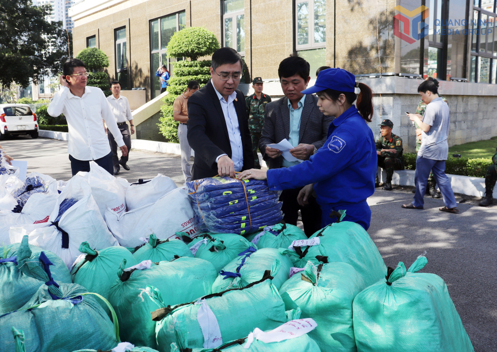 Ảnh với chú thích