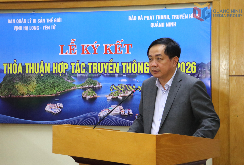  Lãnh đạo Ban Quản lý Di sản thế giới Vịnh Hạ Long - Yên Tử phát biểu. 