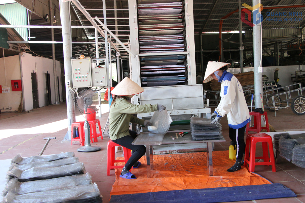 Nông dân thi đua sản xuất, kinh doanh giỏi