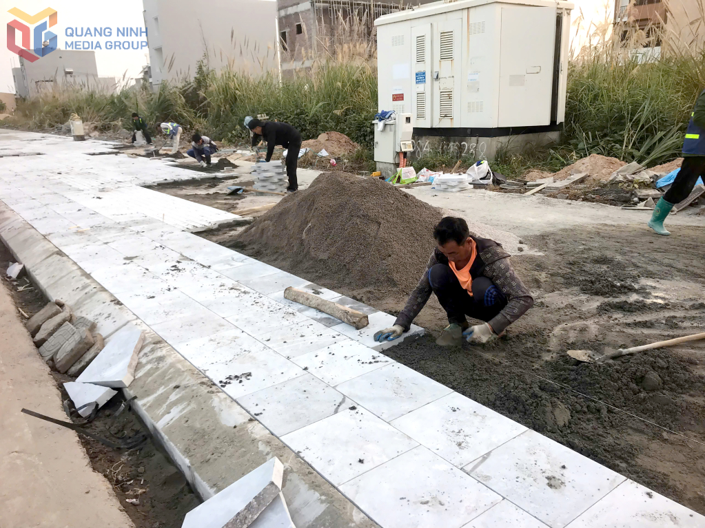 Một số tuyến phố trong dự án cải tạo, chỉnh trang khu đô thị Thống Nhất đã hoàn thành lát vỉa hè chuẩn bị sẵn sàng thảm nhựa mặt đường xong trước Tết Nguyên đán phục vụ nhân dân vui xuân đón Tết Nguyên đán