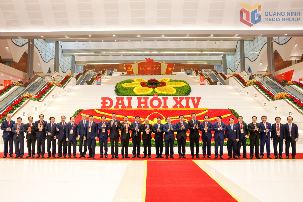 Đồng chí Quản Minh Cường, Bí thư Tỉnh ủy, Trưởng Đoàn ĐBQH tỉnh, Trưởng Đoàn đại biểu tỉnh Quảng Ninh cùng các Trưởng đoàn các địa phương đến dự phiên trù bị Đại hội.