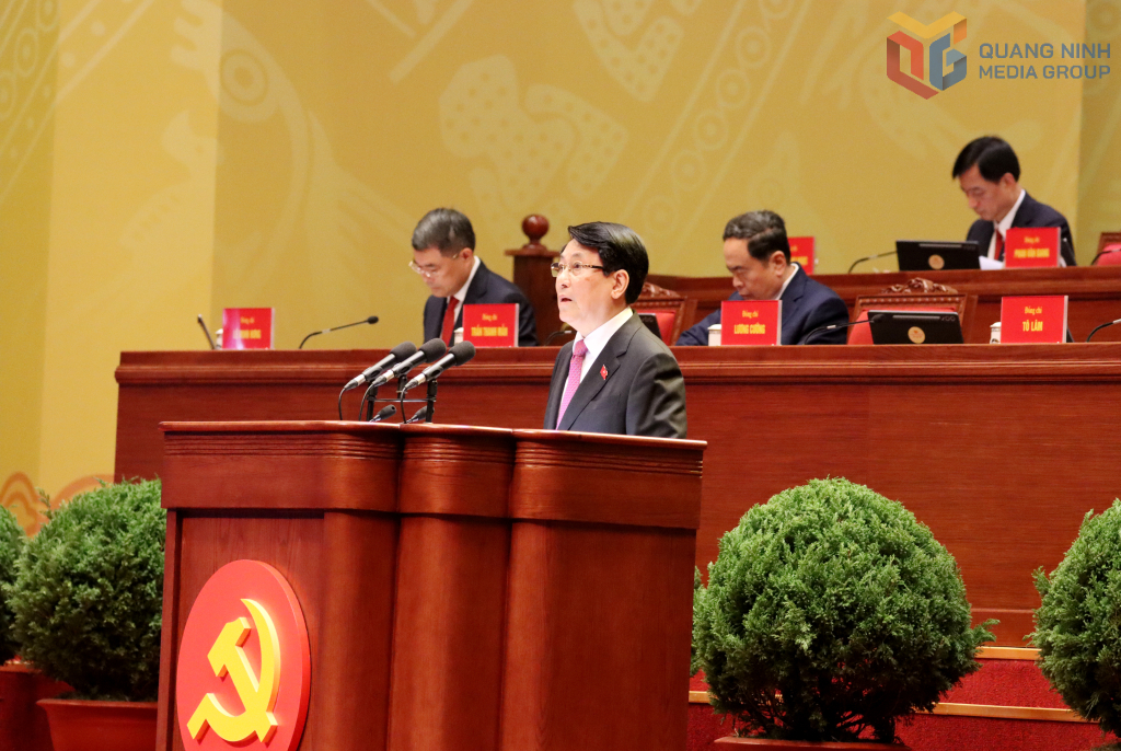 Đồng chí Lương Cường, Ủy viên Bộ Chính trị, Chủ tịch nước trình bày Diễn văn khai mạc Đại hội.