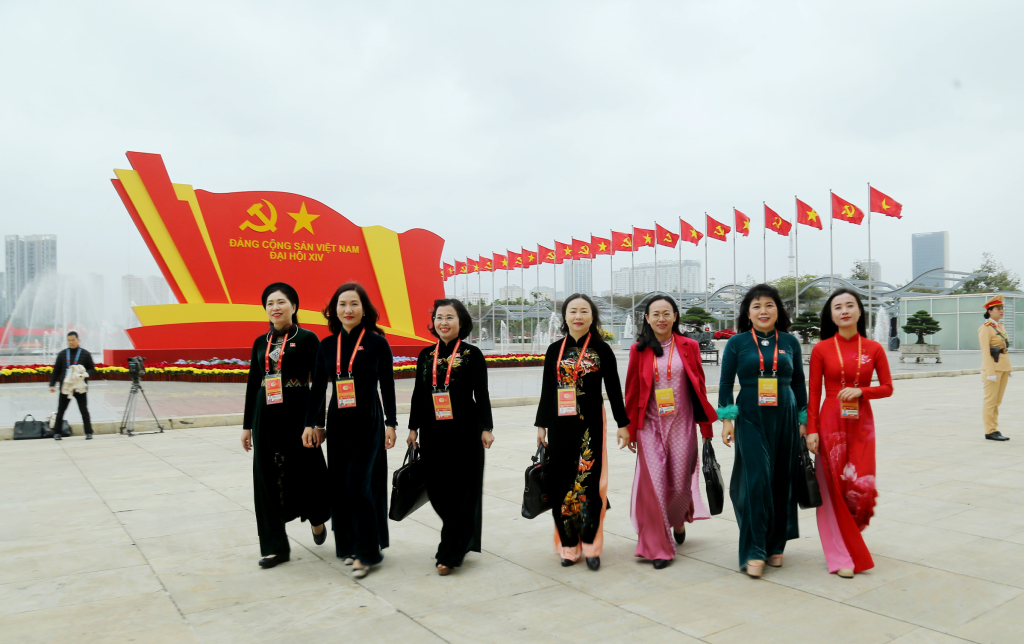 Đoàn đại biểu Đảng bộ tỉnh Quảng Ninh đến dự ngày làm việc thứ 4 của Đại hội.