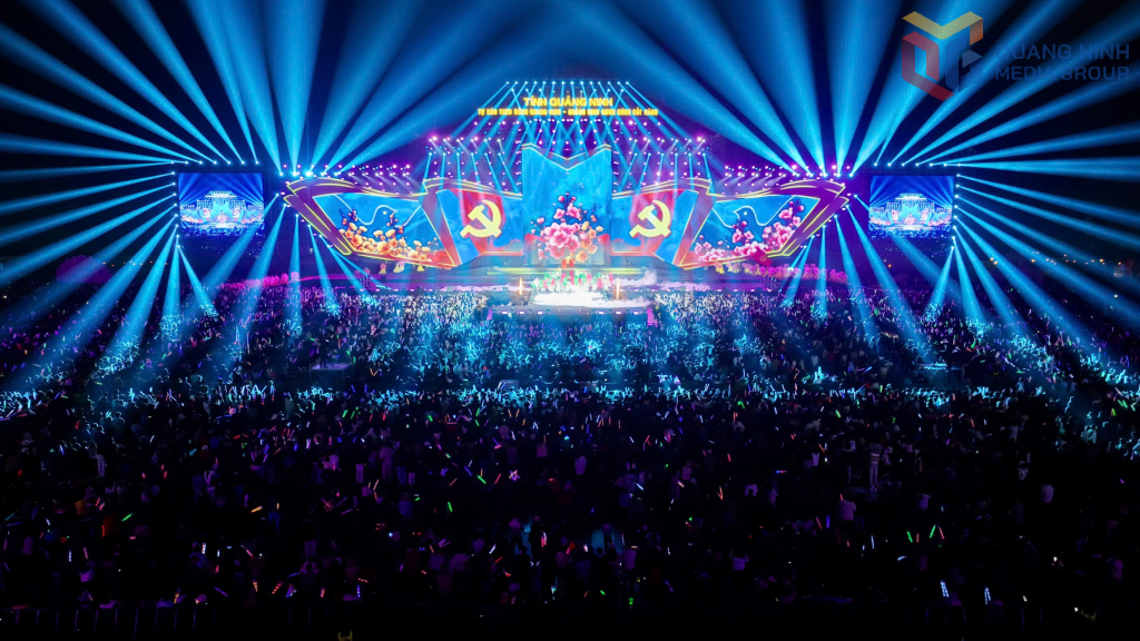 Chương trình nghệ thuật được đầu tư với quy mô hoành tráng. 