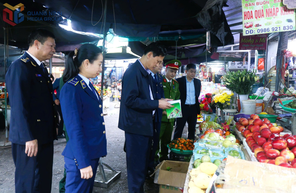 Ngày 20/1/2026, Đoàn kiểm tra liên ngành của tỉnh đã kiểm tra công tác đảm bảo ATTP trong dịp Tết Nguyên đán Bính Ngọ và mùa Lễ hội Xuân 2026 tại phường Móng Cái 1.