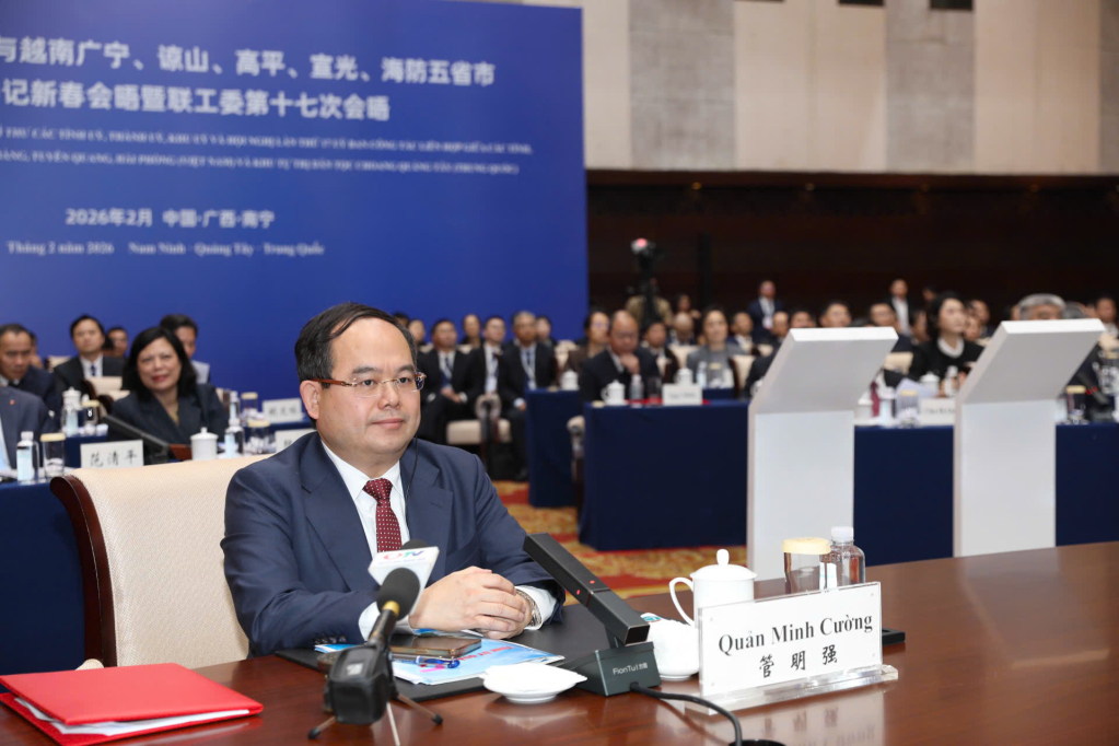 Đồng chí Quản Minh Cường, Ủy viên Trung ương Đảng, Bí thư Tỉnh ủy, Trưởng Đoàn ĐBQH tỉnh Quảng Ninh phát biểu tại Chương trình Gặp gỡ đầu Xuân 2026.