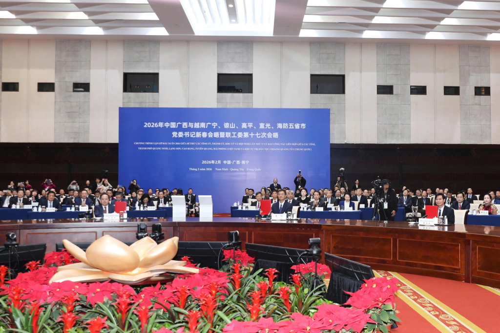 Các Bí thư Tỉnh ủy/Thành ủy/Khu ủy ký kết Biên bản ghi nhớ hội nghị Gặp gỡ đầu Xuân 2026.