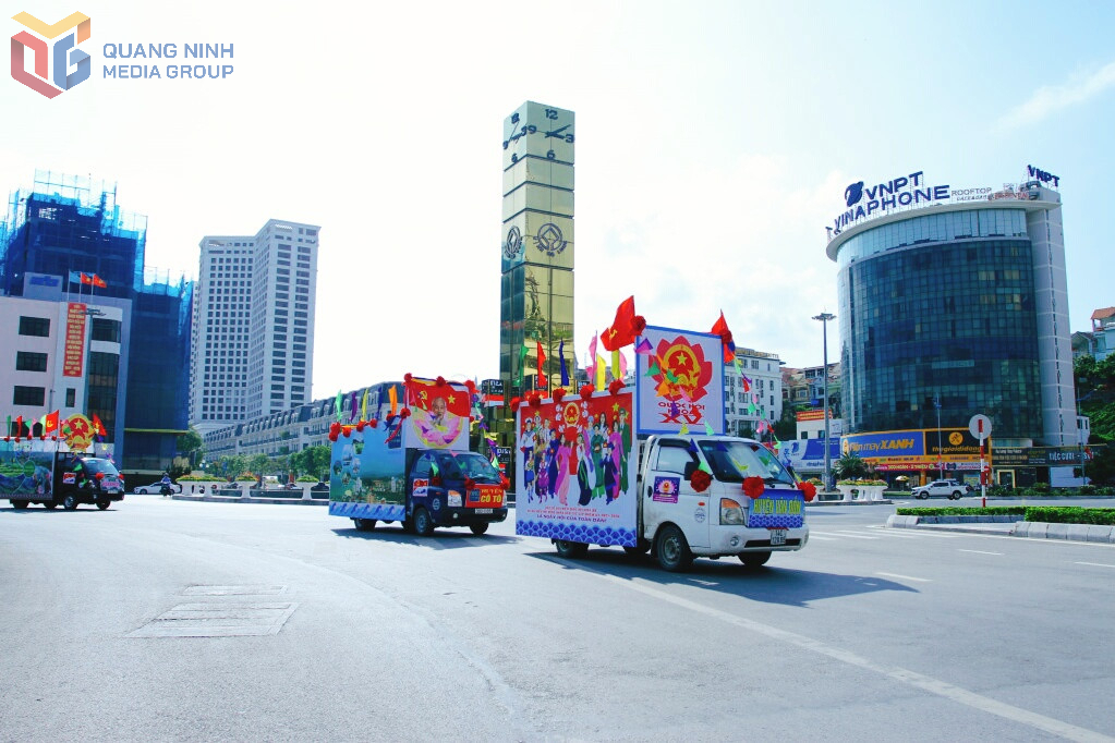 Sở Văn hóa - Thể thao tổ chức diễu hành xe tuyên truyền chào mừng cuộc bầu cử đại biểu Quốc hội khóa XV và đại biểu Hội đồng nhân dân các cấp, nhiệm kỳ 2021-2026.