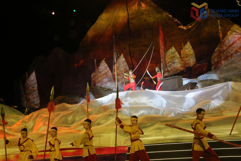 Chiến thắng quân Nguyên Mông lần thứ 3 trên sông Bạch Đằng được tái hiện sinh động, đầy hào hùng.