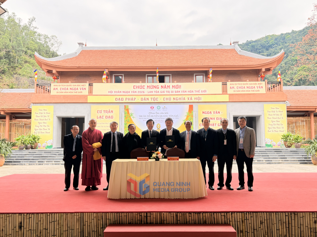 Lễ ký kết hợp tác giữa Công ty CP Văn hóa Ngọa Vân Yên Tử và Trường Đại học Khoa học Xã hội và Nhân văn, Đại học Quốc gia Hà Nội trong công tác nghiêm cứu và giao lưu văn hóa.